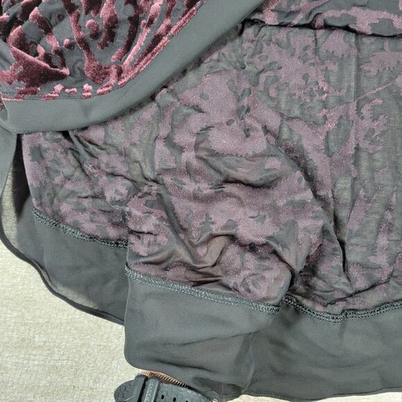 Simply Vera Wang Velvet Burnout Top Womens M Plum Sheer Hem Witchy Fairycore - Picture 9 of 15